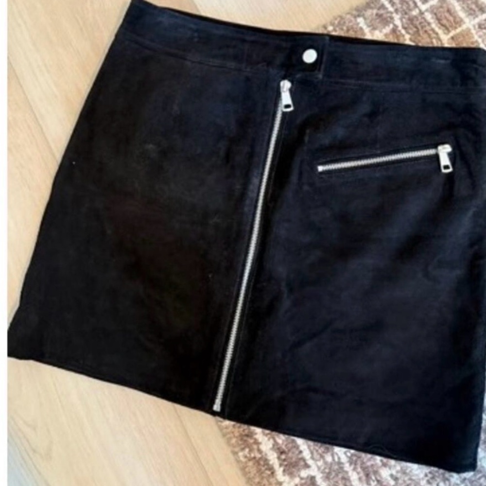 Bagatelle Black Mini Skirt with Zipper Accents